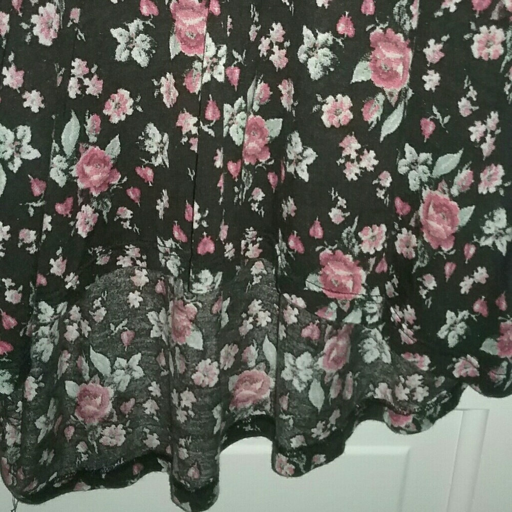 High-Low Mesh Top - Picture 3 of 4